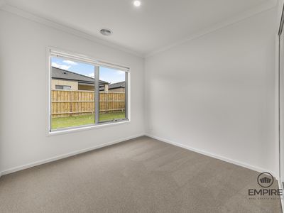 11 Saltcoats Road, Clyde North