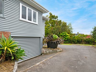 4149 Great North Road, Glendene