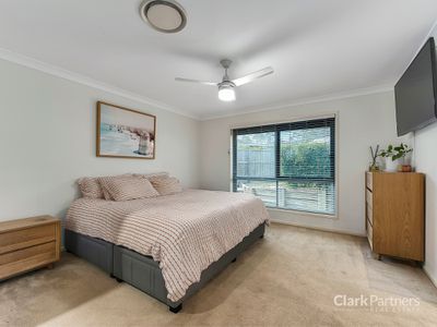 5 Curlew Court, Warner