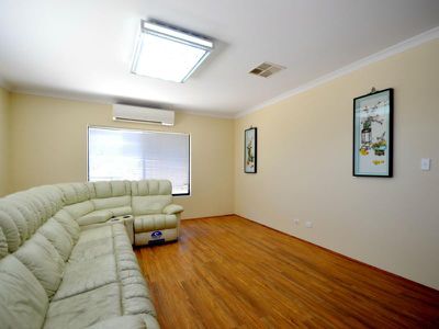 194 Castlewood Parkway, Southern River