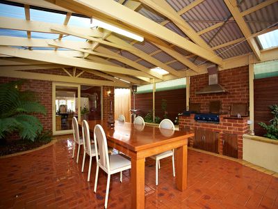 2 Simon Court, Werribee