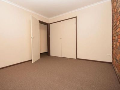 2/12 Moffatt Crescent, Hoppers Crossing