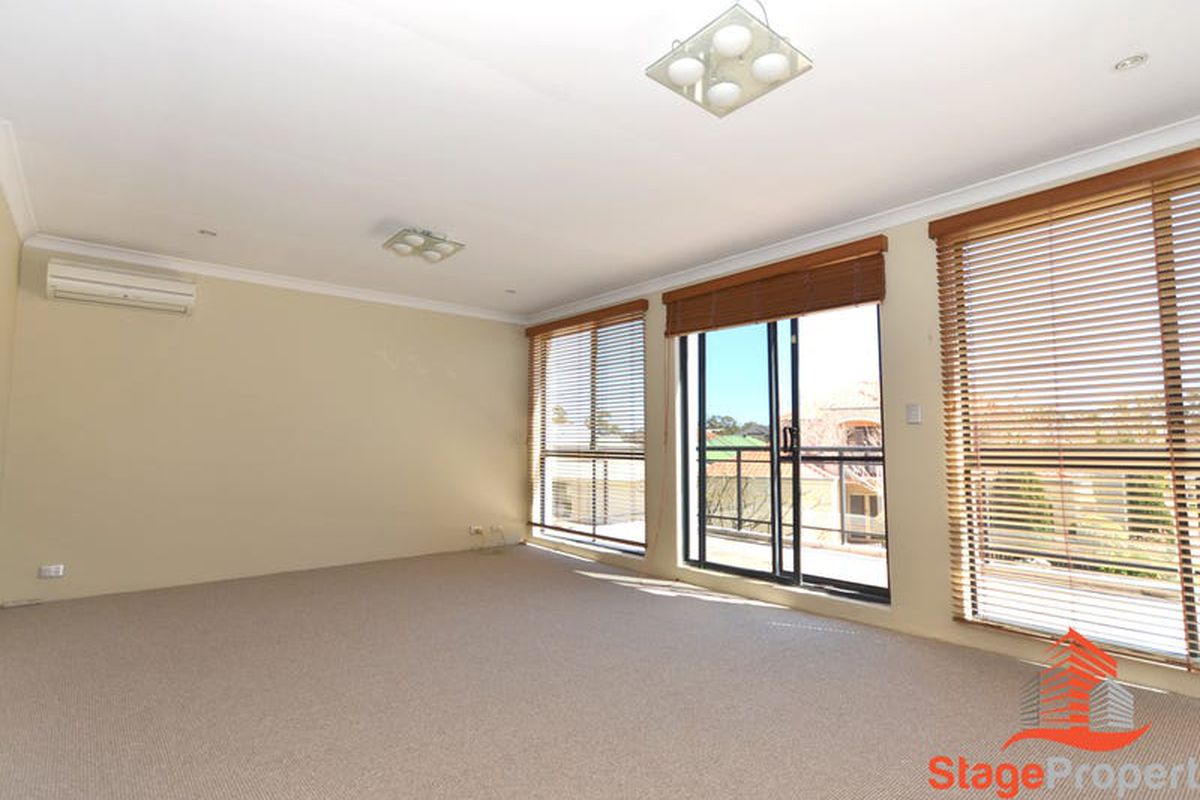 12 Bronzewing Loop, Wembley