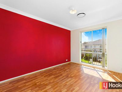 8 Dianella Circuit, Woodcroft