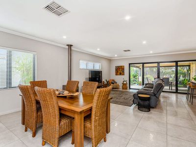 31 Jinatong Loop, Dawesville