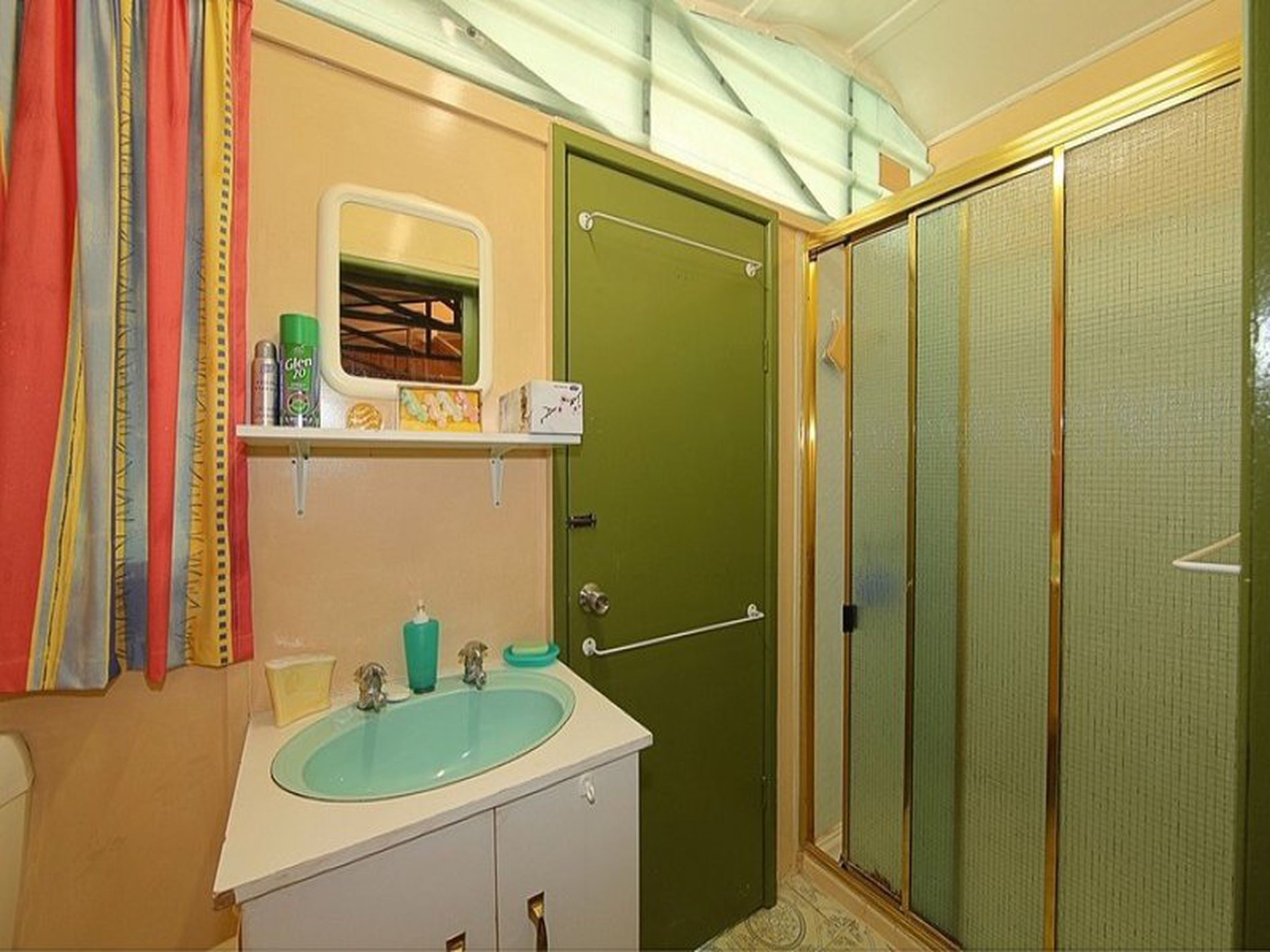 42 First Avenue, Woodgate