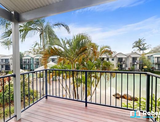 Poolside Dual-Key Opportunity with Renovation Potential image 4