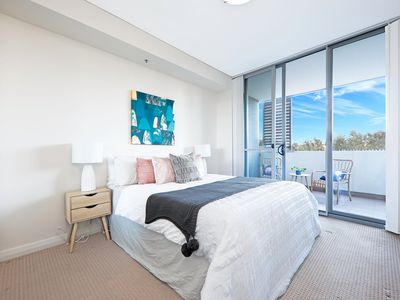 3709 / 15 Charles Street, Canterbury