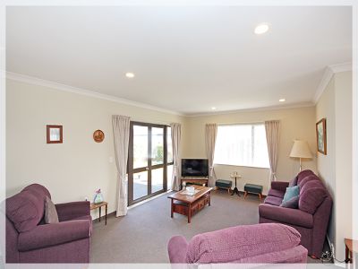 93A Queen Street West, Levin
