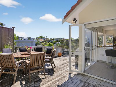 70 Beach Road, Castor Bay