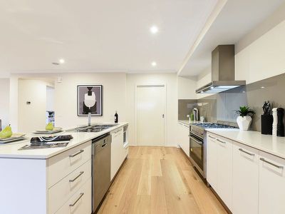 8 Calibre Circuit, Clyde North