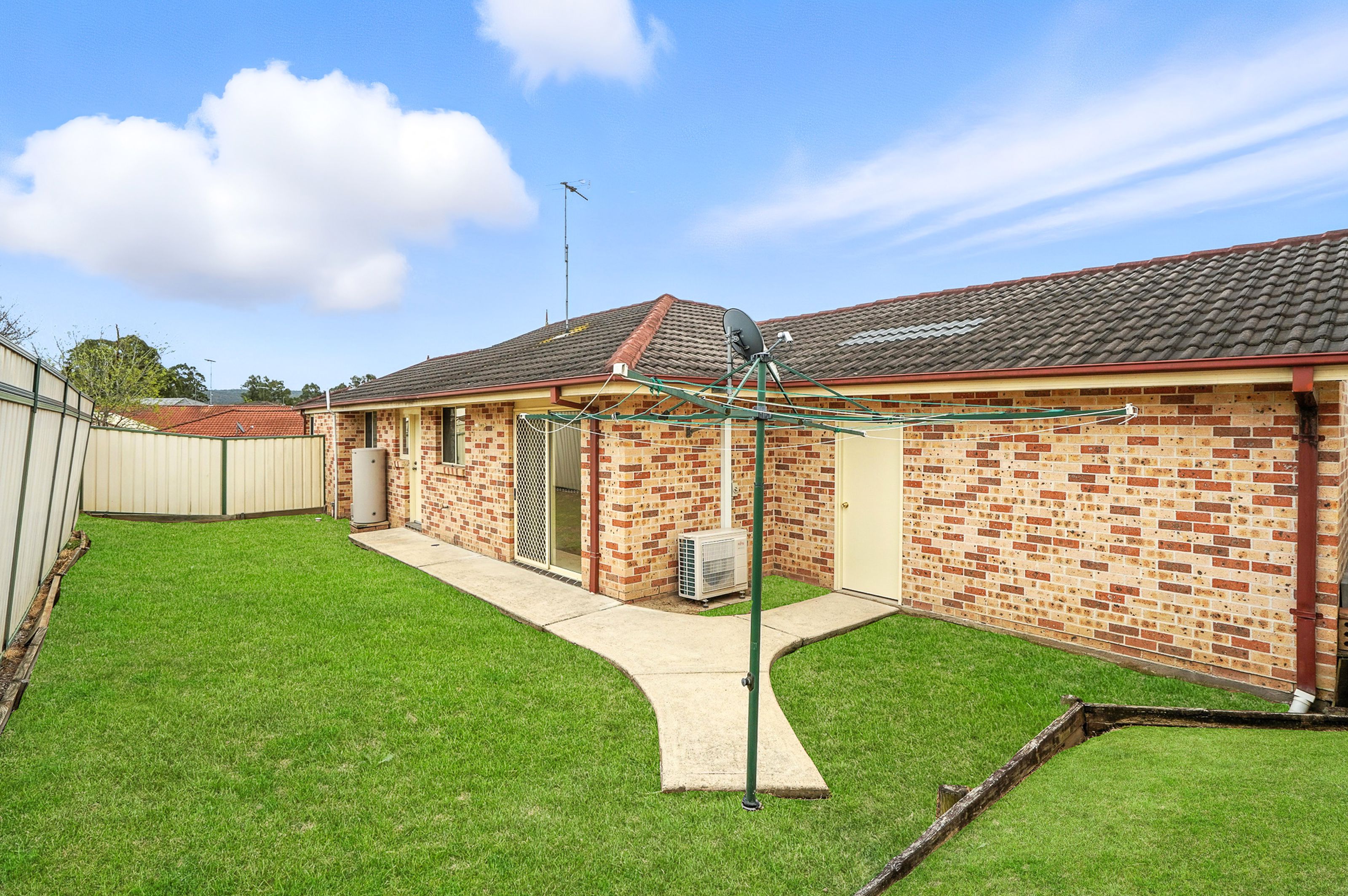 61A Womra Crescent, GLENMORE PARK