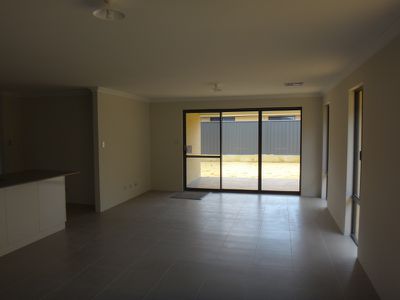 37 Teasel Way, Banksia Grove