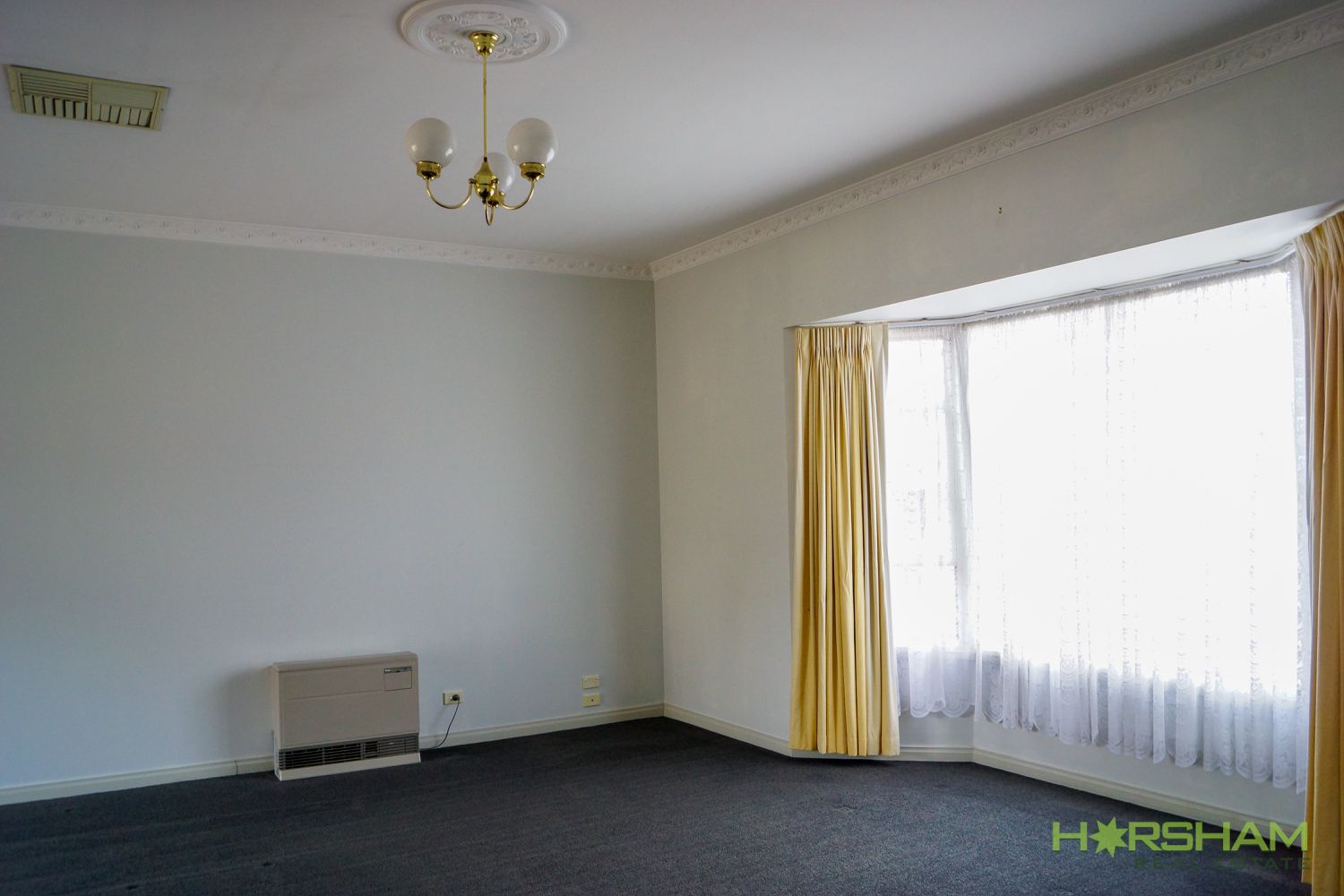 7 Hopkins Drive, Horsham
