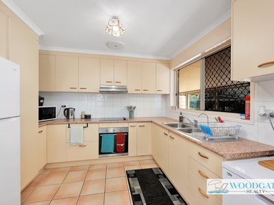 27 Coral Sea Dr, Woodgate