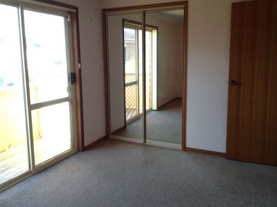 2 / 11 Commerce Drive, Warilla