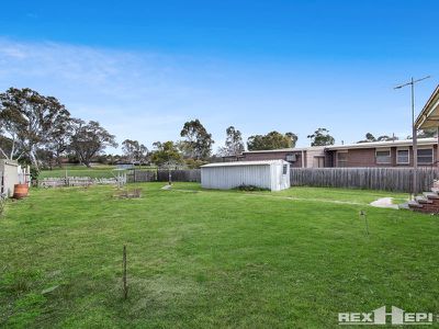 16 Village Drive, Hampton Park