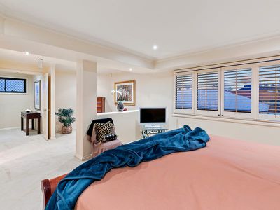 19 The Heights, Underwood