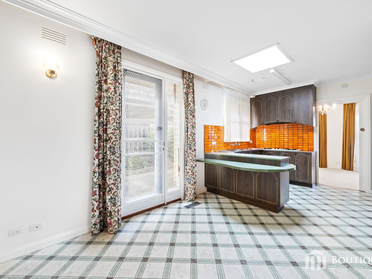 8 Creswick Street, Glen Waverley