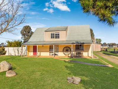 36 Pine Grove, Goornong