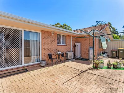 2 / 27 South Street, Tuncurry
