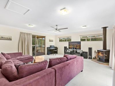 129 Kloske Road, Burbank