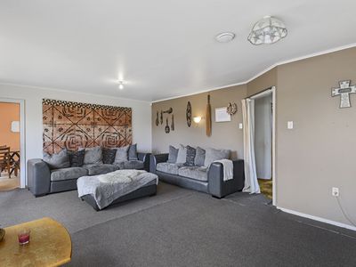 415 Breezes Road, Aranui