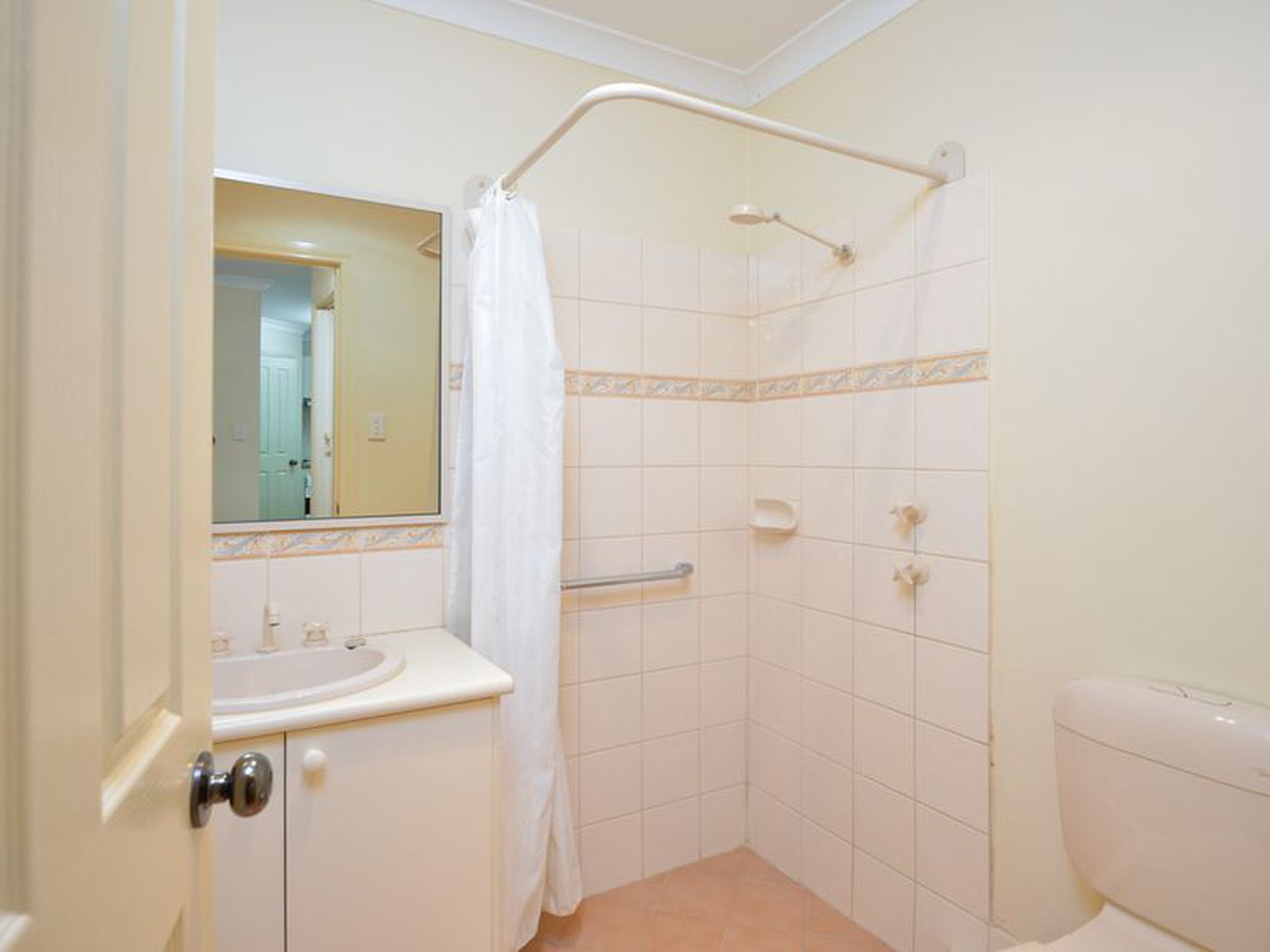 17 / 10 Great Eastern Highway, Somerville