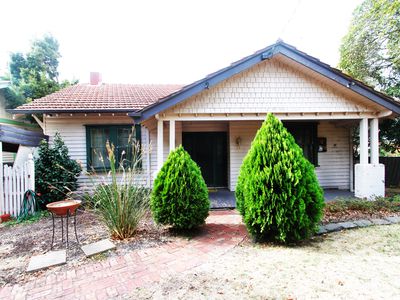 7 Rosedale Road, Glen Iris
