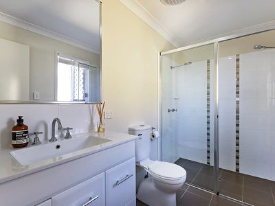 26 Laguna Cr, Springfield Lakes