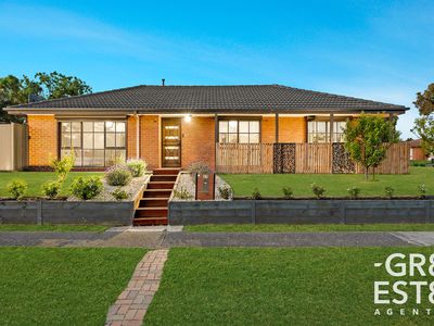 27 Lansell Drive, Cranbourne North