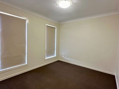 1 / 13 Glenwoods Dr, Glenvale