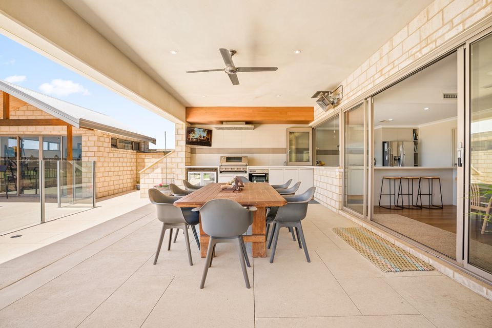 43 Holloways Ridge, Secret Harbour