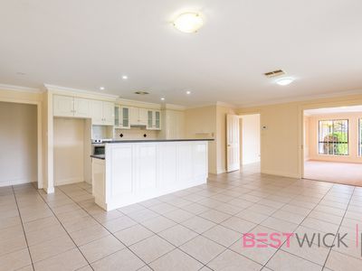 19 Hurley Close, Llanarth