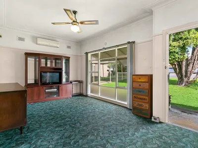 2 Tims Crescent, Guildford