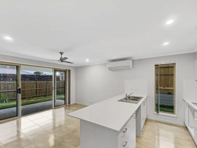 21 Ioannou Place, Coomera