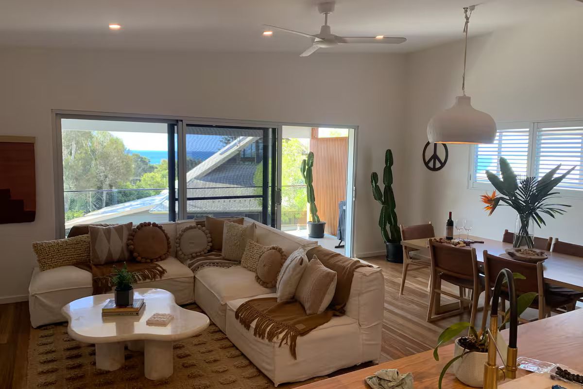 2 / 2 Bay Street, Angourie