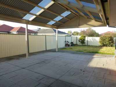 32 Cuthbert Avenue, Truganina