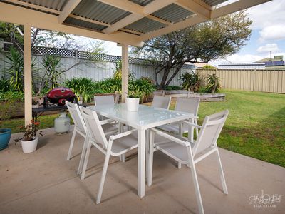 2 LODDON COURT, Wodonga