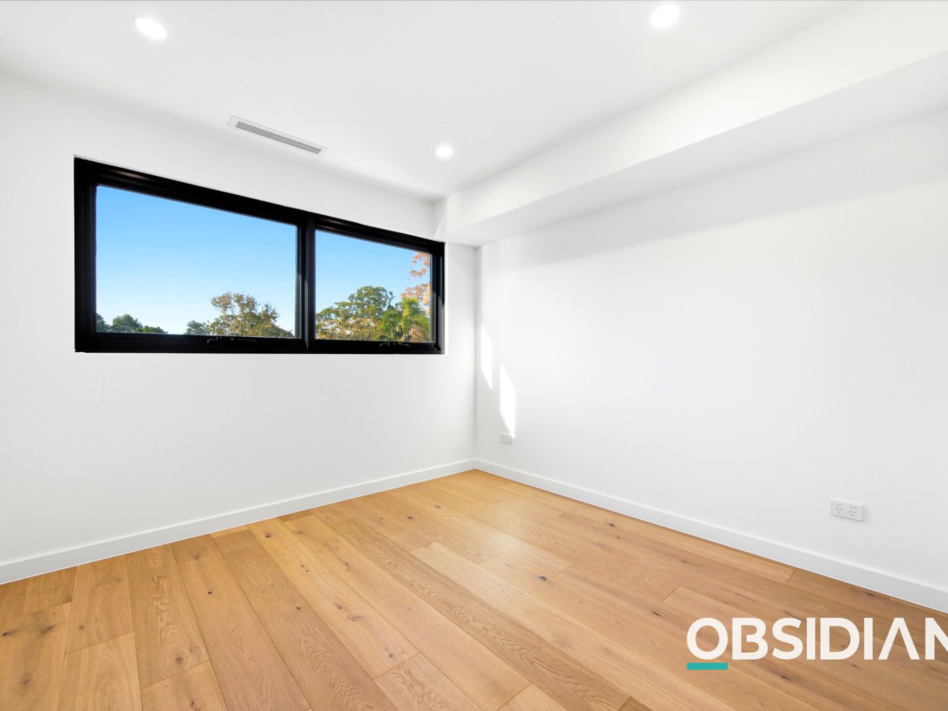4 Bedroom / 9-9a Old Berowra Road, Hornsby
