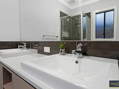 28 Leafy Road, Werribee