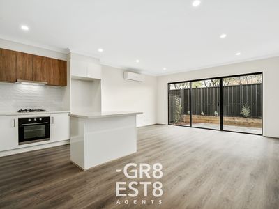 2 / 18 Bayview Rd, Officer