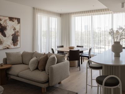 403 / 10 Railway Terrace, Mile End