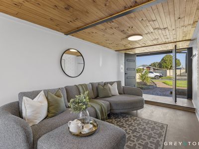 38 Stewart Crescent, Rockbank