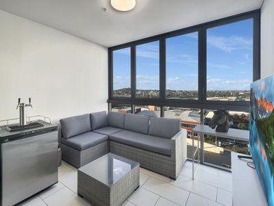 1077 / 16 Hamilton Place, Bowen Hills