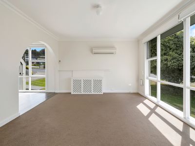 83 Pomona Road, Riverside
