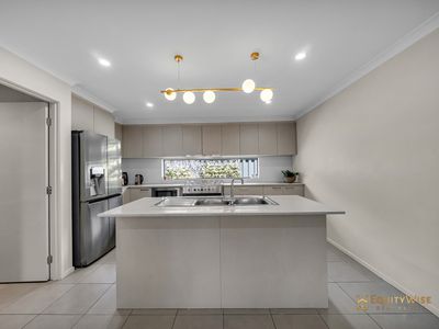 7 Bush Street, Manor Lakes