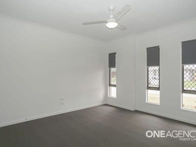 8 Hall St, Pallara