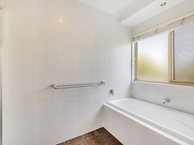 100a Halloran Drive, Jerrabomberra