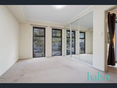 2/154 Newcastle Street, Perth